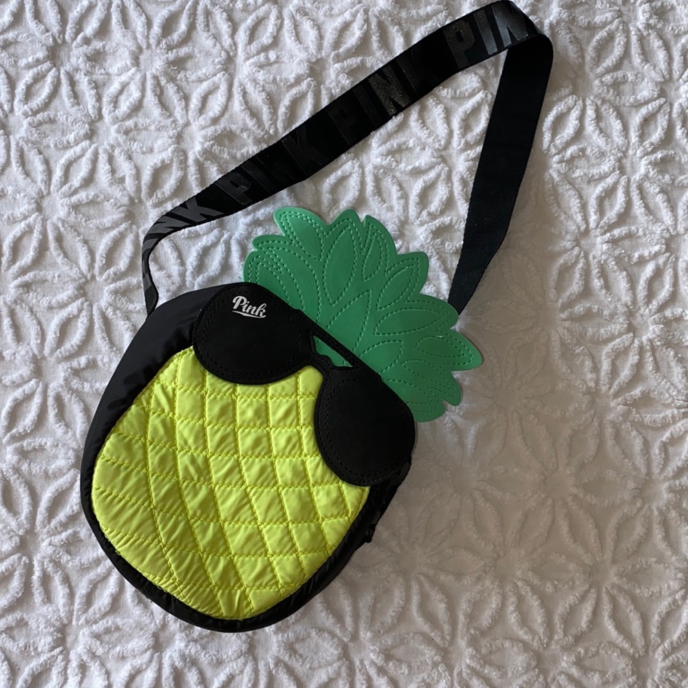 PINK quilted pineapple cooler bag/lunchbox
